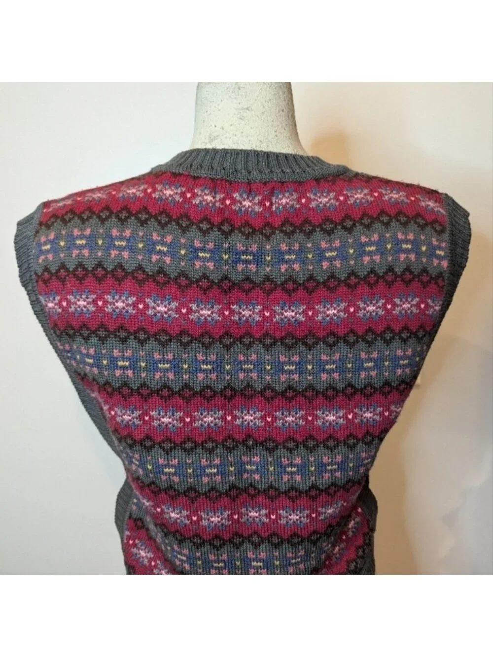 Vintage Wool multi color Patterned women's Sweater vest, size S